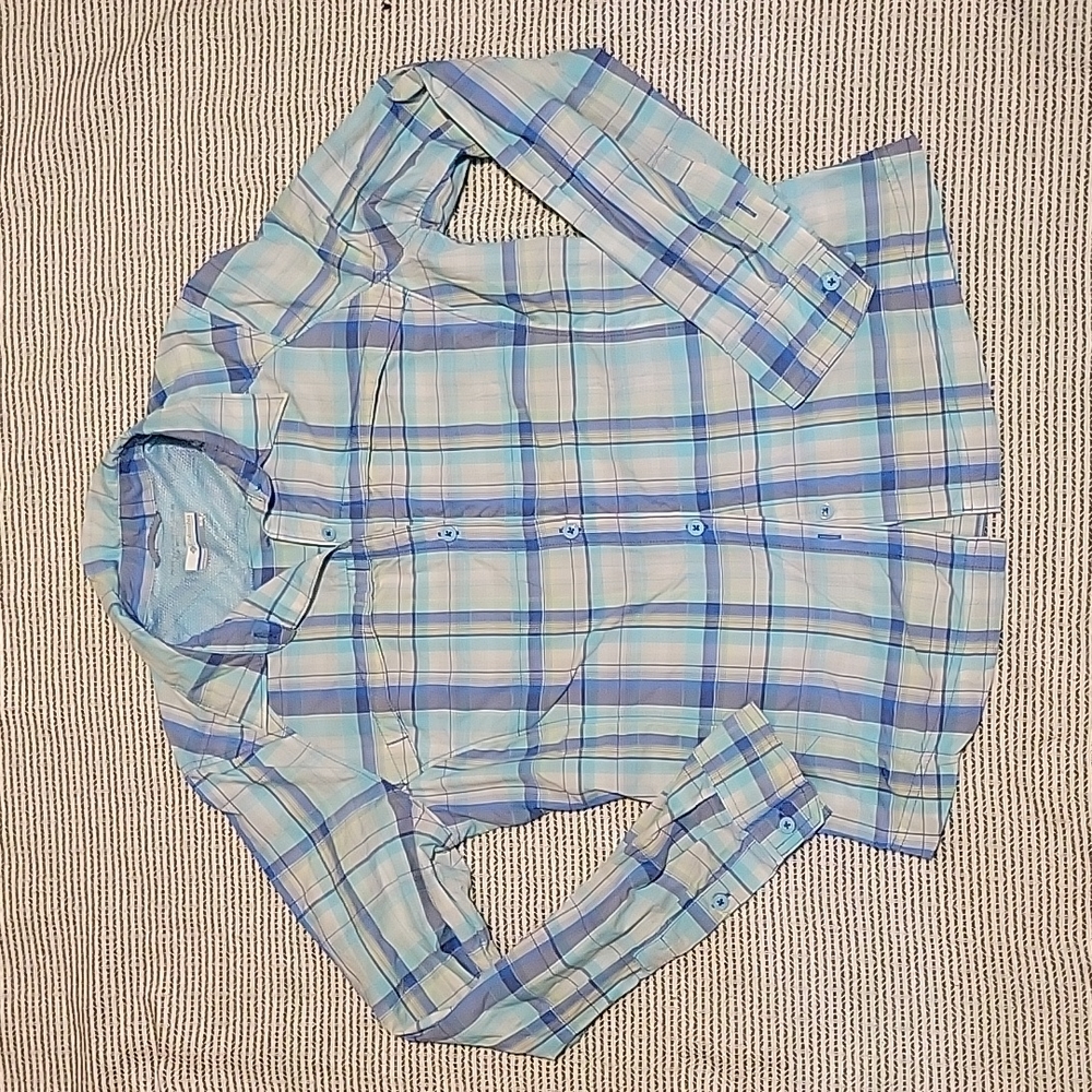 BOGO FREE. Columbia omni-shade button up long sleeve